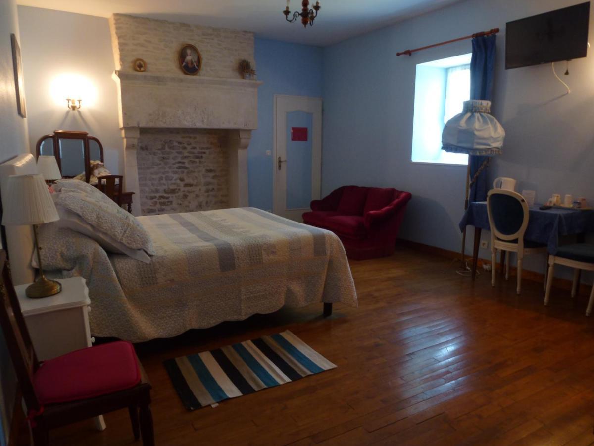 Bed and Breakfast Le Logis De Faugerit Frontenay-Rohan-Rohan Exterior foto