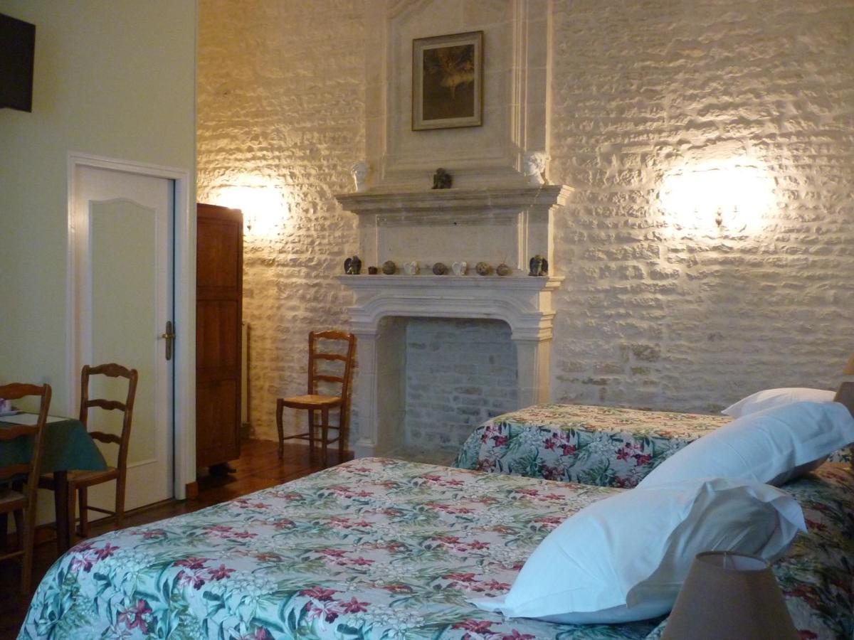Bed and Breakfast Le Logis De Faugerit Frontenay-Rohan-Rohan Exterior foto