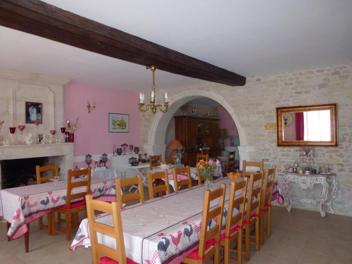 Bed and Breakfast Le Logis De Faugerit Frontenay-Rohan-Rohan Exterior foto