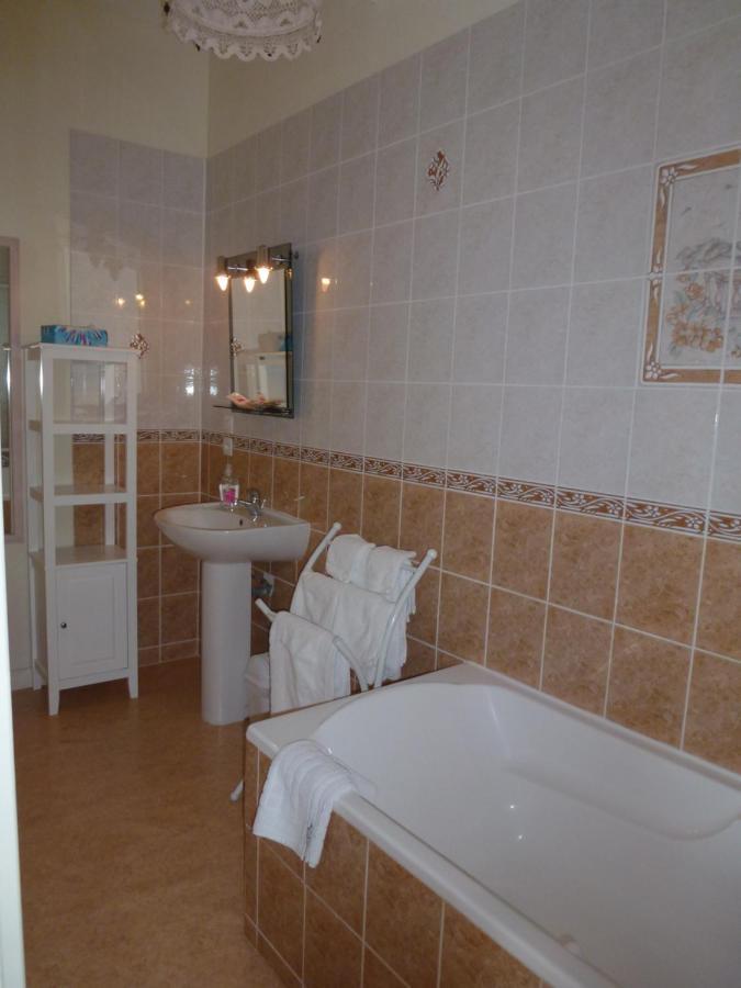 Bed and Breakfast Le Logis De Faugerit Frontenay-Rohan-Rohan Exterior foto